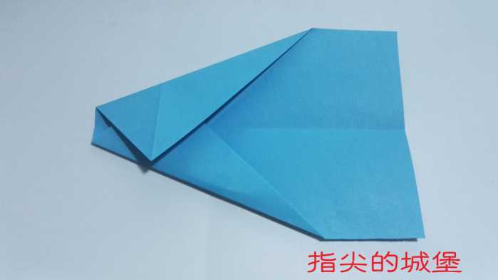 纸飞机发射器怎么做手工折纸_做个纸飞机发射器,解锁纸飞机新玩法,快来试试吧
