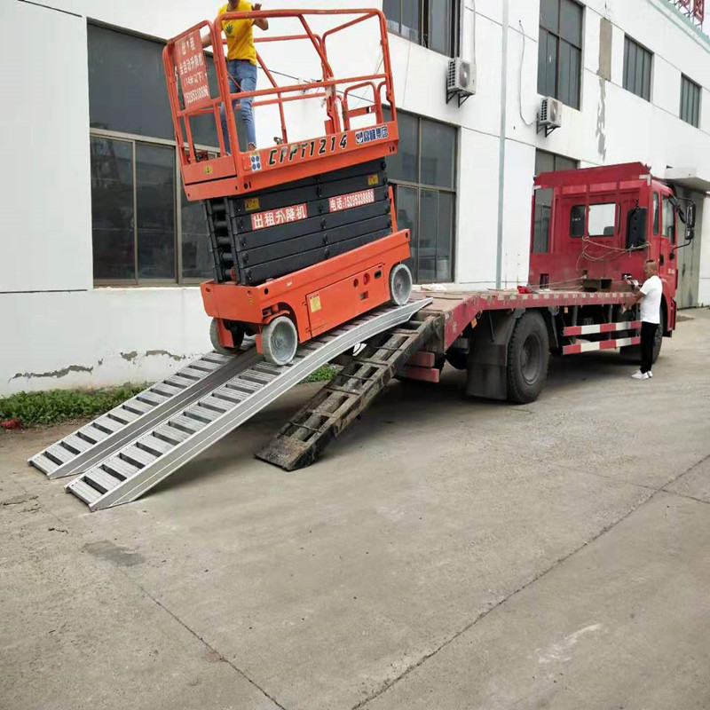 带梯子的工程车是什么车-带梯子的工程车是什么车啊