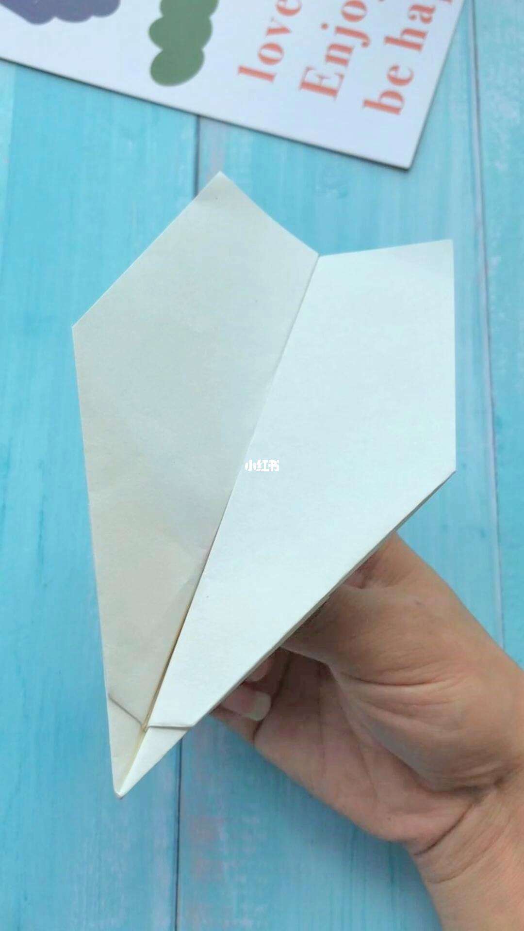 纸飞机怎么折飞得能回旋-纸飞机怎么折飞得能回旋的飞镖